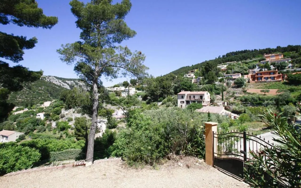 Gite La Pinede Penchee Ollioules 0*,